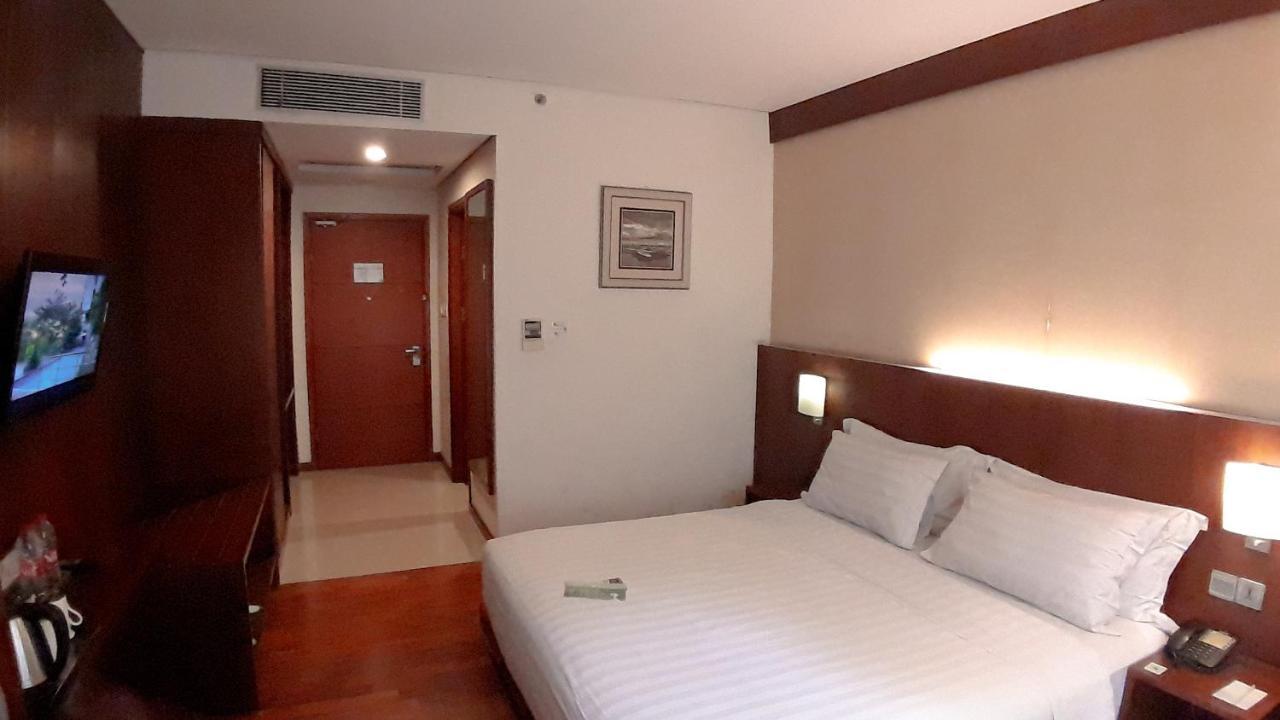 Hotel Oak Tree Emerald & Coventions 4*