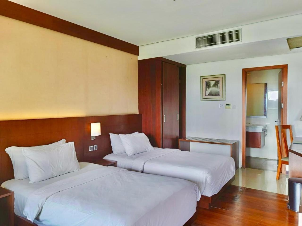 Oak Tree Emerald & Coventions Hotel