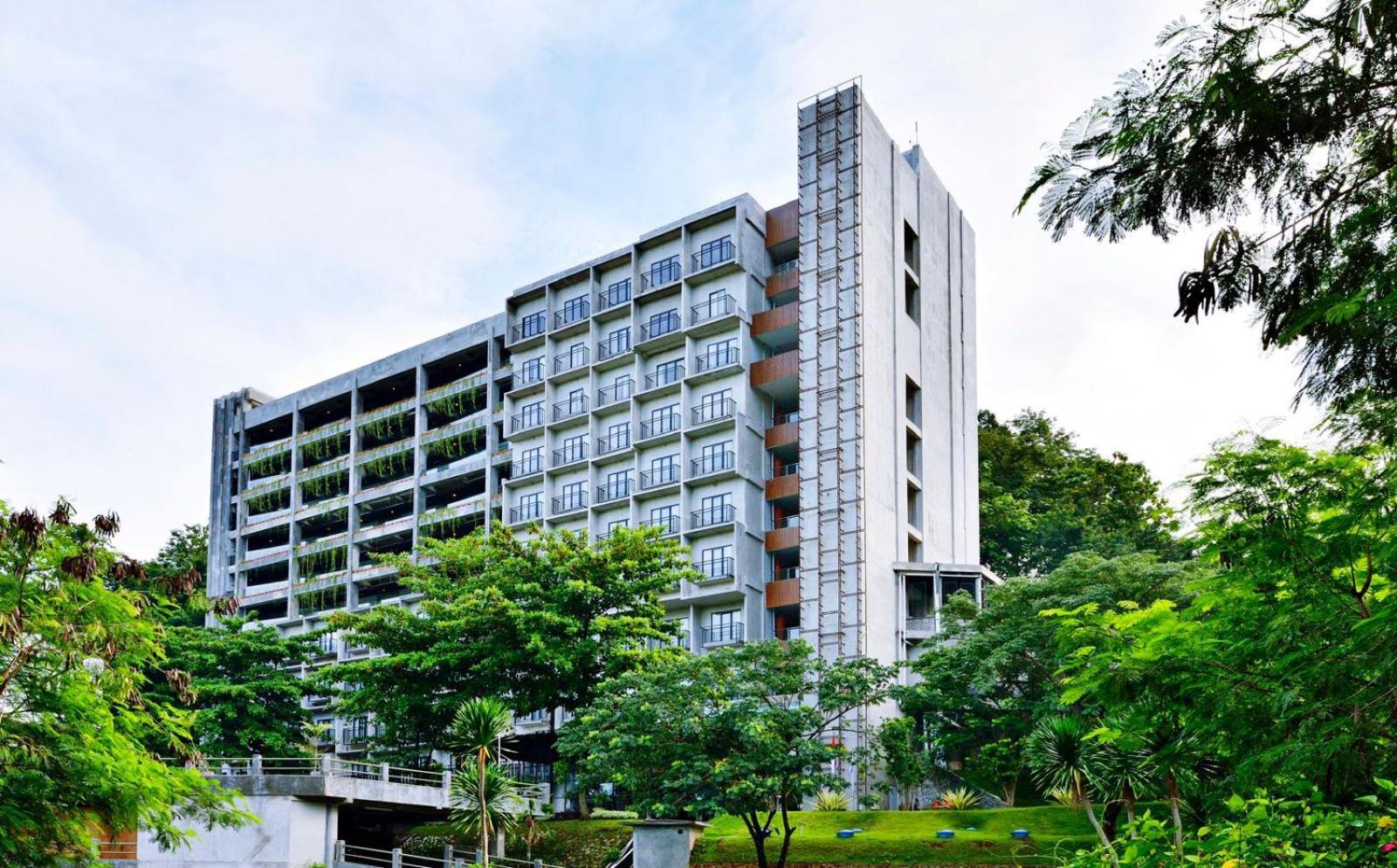Oak Tree Emerald & Coventions 4*