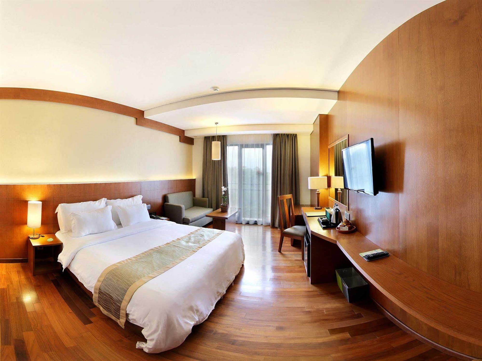 Hotel Oak Tree Emerald & Coventions Semarang