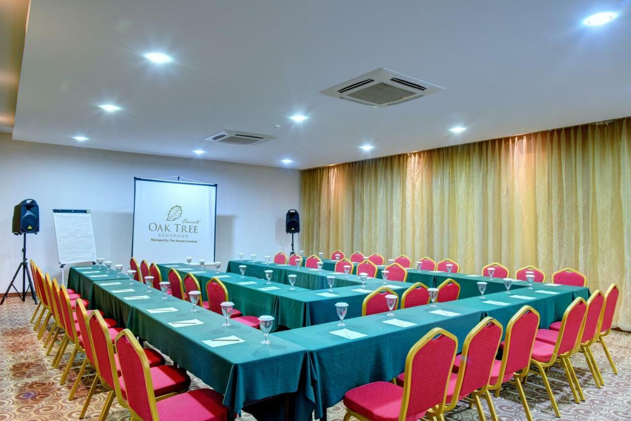 Oak Tree Emerald & Coventions 4* Semarang